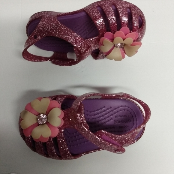 Crocs Infant Girl T-Strip Sandals, sz 5, Pink with cream flower.pre-owned - Picture 4 of 6